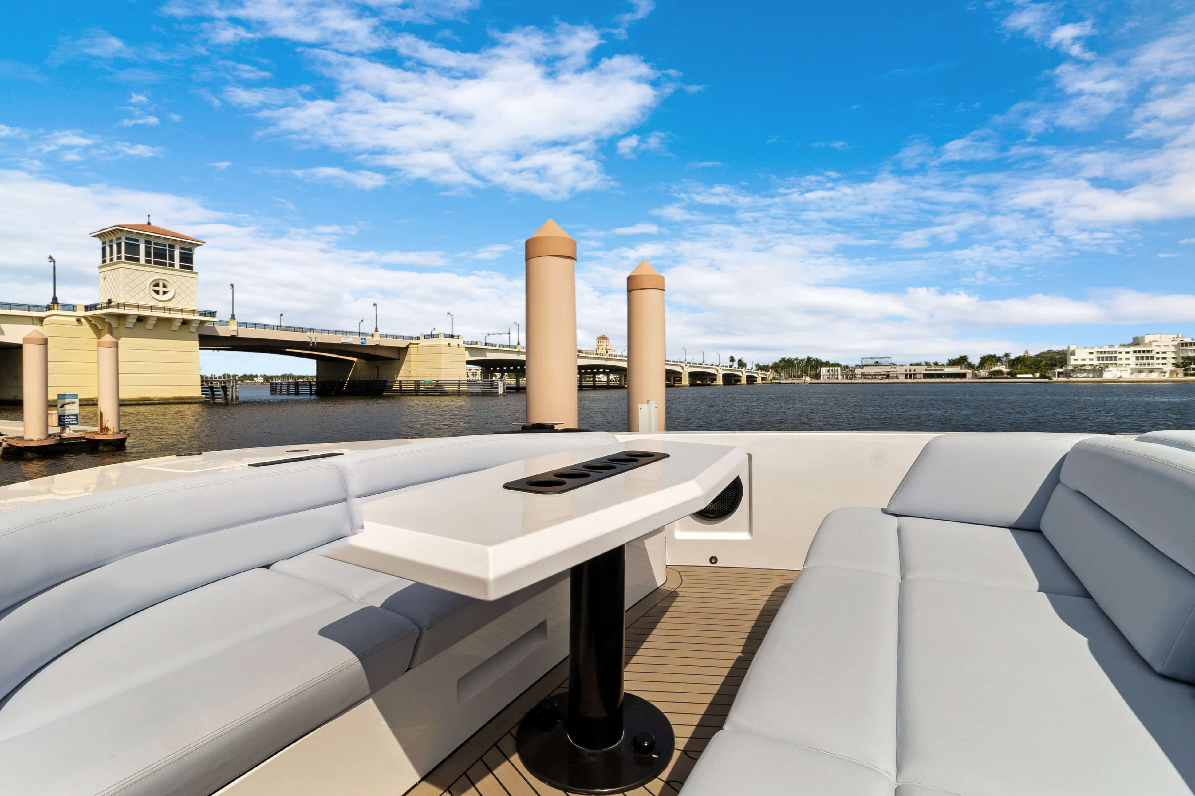 Yacht Photo 15